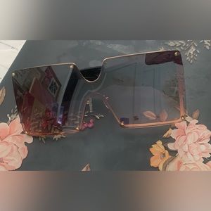 Oversized brown sunglasses